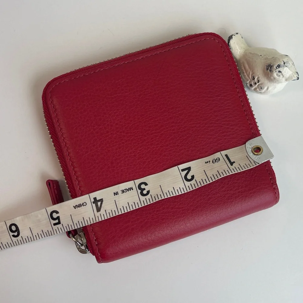 LEATHEROLOGY Small Zippered Wallet Apple Red New With Tag 🏷️